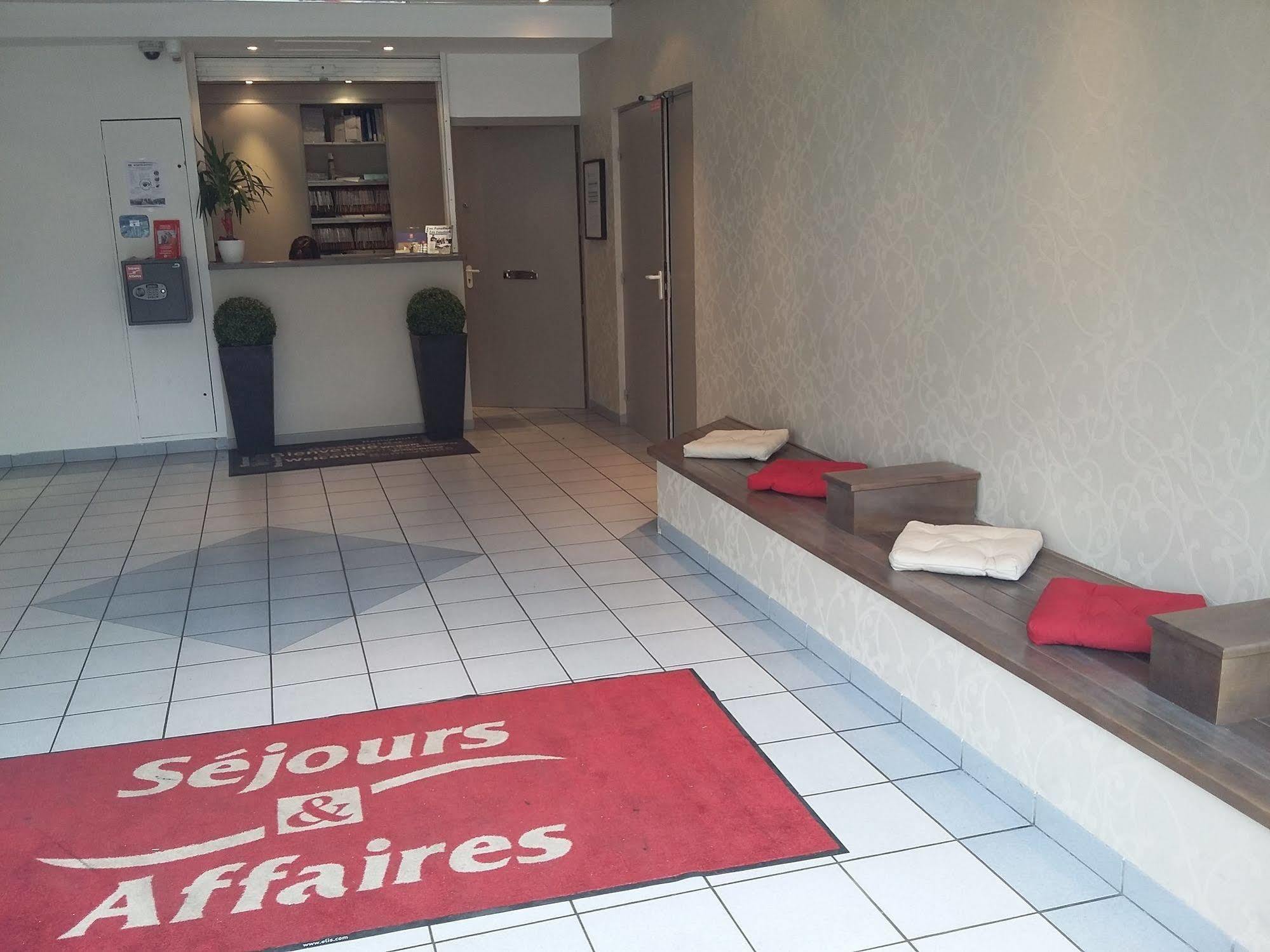 Sejours & Affaires Tours Leonard De Vinci Aparthotel Exterior photo